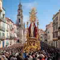 Foto gratuita celebrazione della settimana santa dai colori vivaci