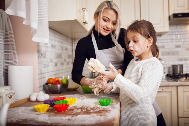 home baking mother kitchen children