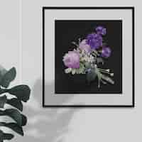 Free photo home decoration purple roses in a frame