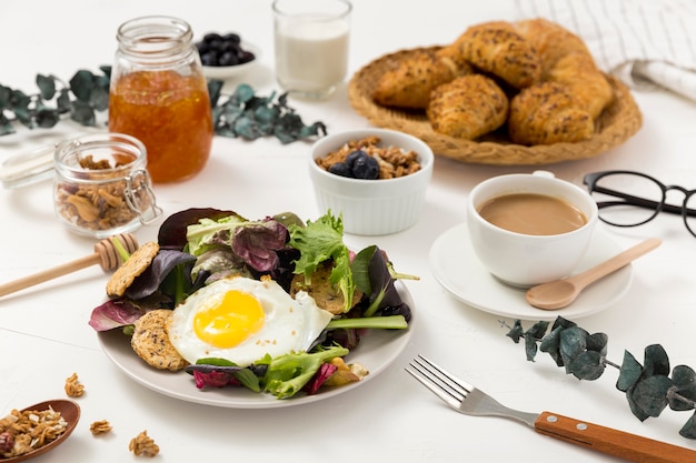 Free photo homemade breakfast ready to be served