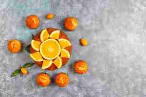 無料写真 柑橘系の果物を使った自家製バントケーキ。