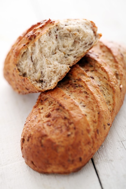 穀物と自家製カリカリのパン
