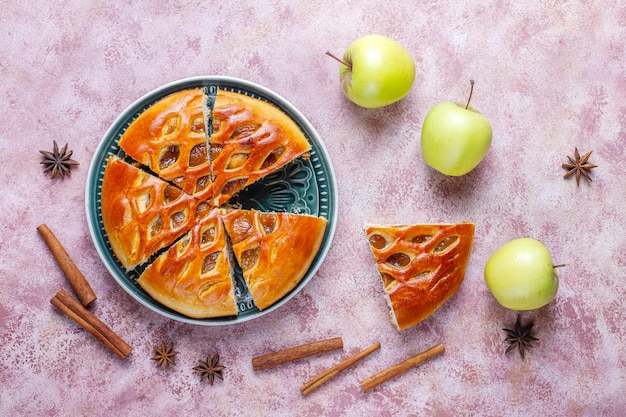 Free photo homemade delicious apple pie with jam.