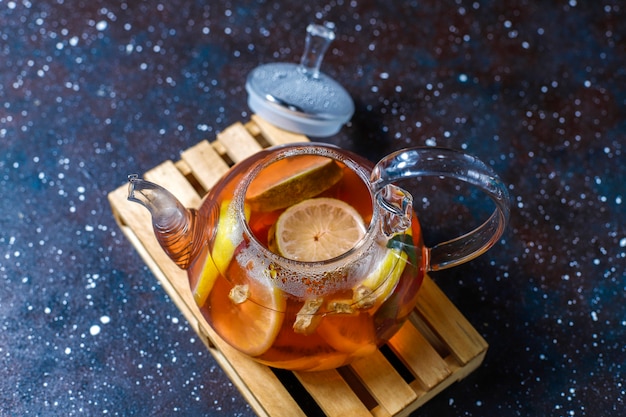 Free photo homemade fruit and berry tea with mint.