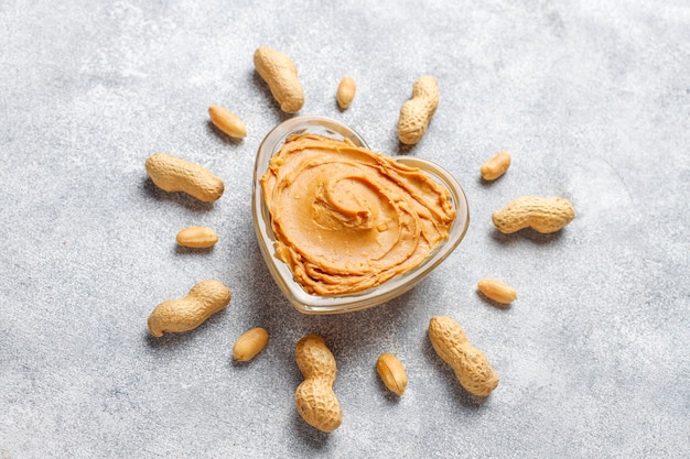 Free photo homemade organic peanut butter with peanuts.