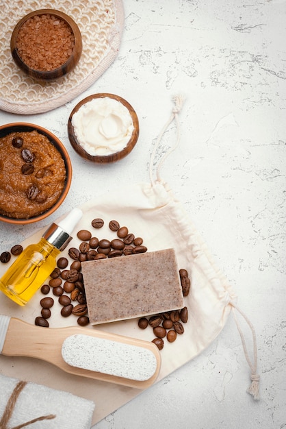 Free photo homemade remedy with coffee beans above view