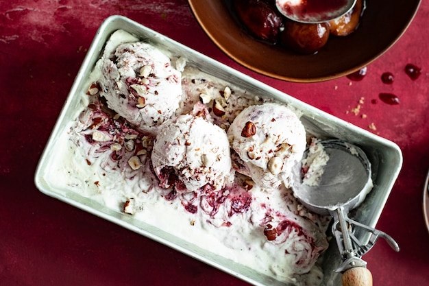 Fotografia di cibo ricetta gelato alla prugna arrosto fatto in casa