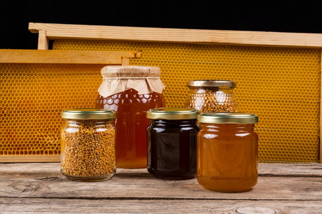 Honey jars with honeycomb