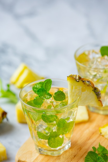 Мед Лимонно-имбирный сок Продукты питания и напитки из экстракта имбиря Концепция питания.