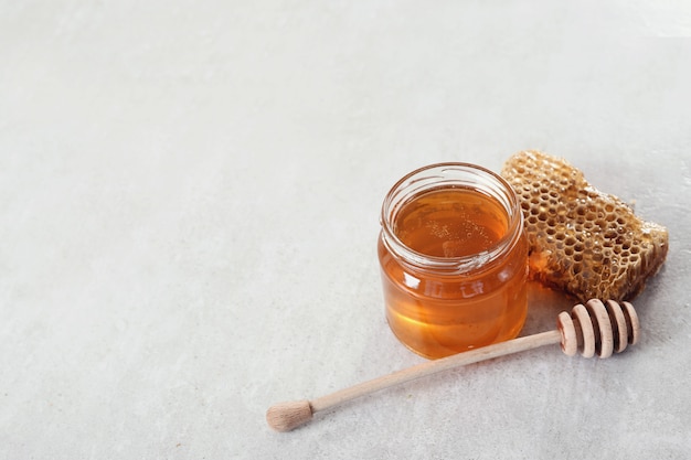 Honeycomb with jar