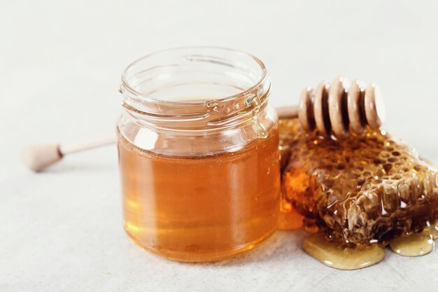 Honeycomb with jar