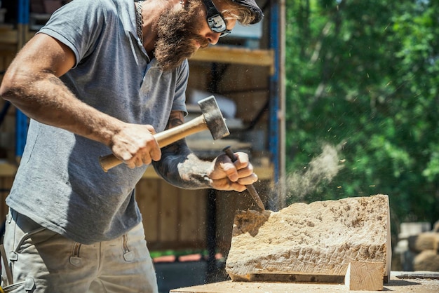 Free photo horizontal view of stonecutter