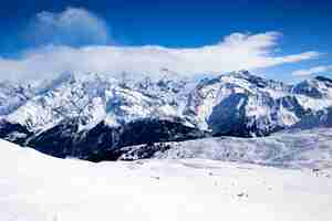 Free photo horizontal view of winter mountain landscape