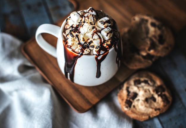Hot chocolate with marshmallows recipe