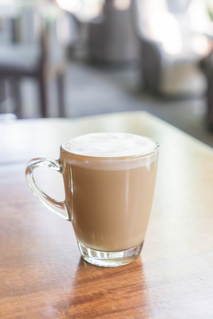 Foto gratuita calda tazza di latte caffè