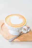Foto gratuita tazza di caffè latte caldo