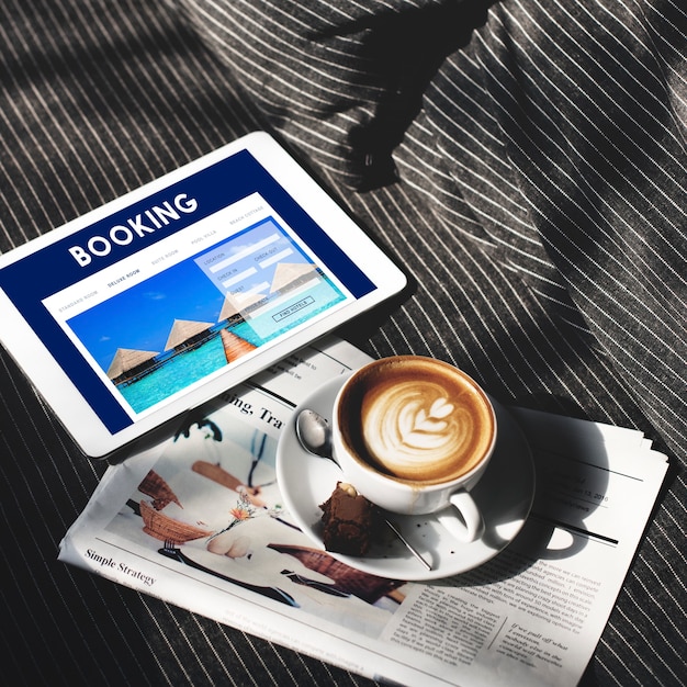 Free photo hotel booking reservation travel reception concept
