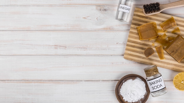 Домашние экологически чистые средства соль и домашнее мыло