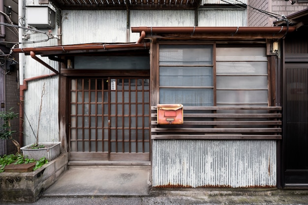 집 입구 오래된 일본 건물