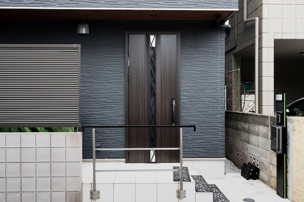 家の入り口と階段日本文化