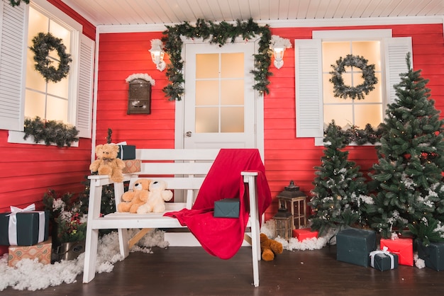 Бесплатное фото Дом с рождественским украшением