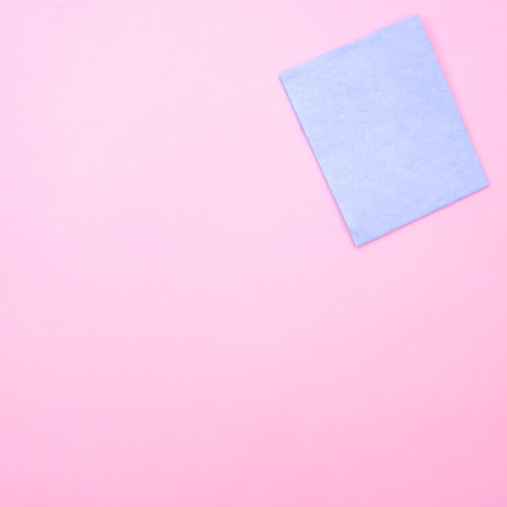 Free Photo housekeeping concept with rag