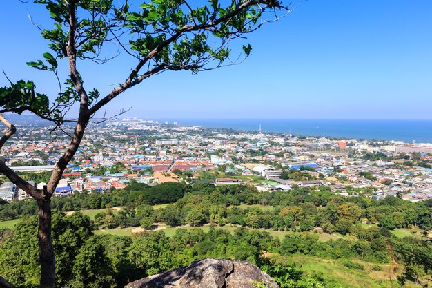 景勝地ホアヒンタイからのホアヒンシティ