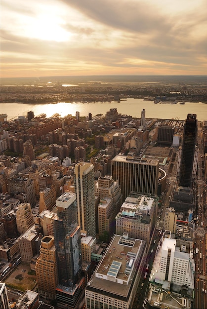 Foto gratuita tramonto sul fiume hudson