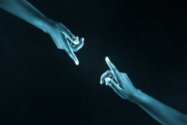 Человеческие руки тянутся друг к другу цифровое соединение