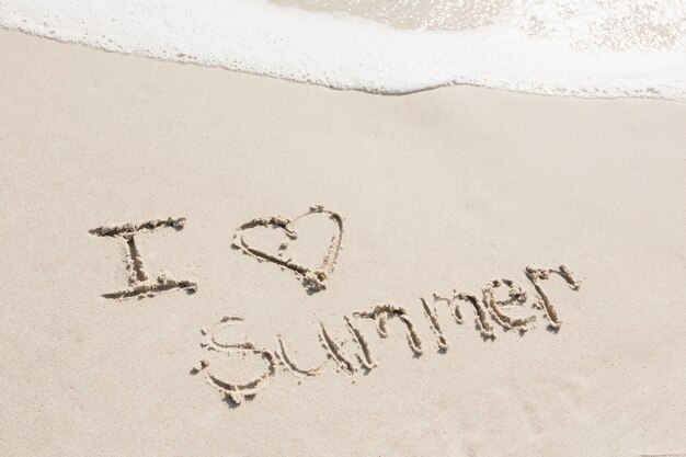 Я люблю лето, написанные на песке