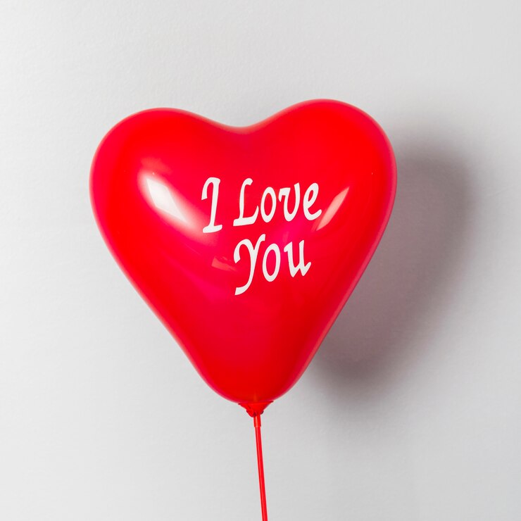 Free Photo i love you balloon for valentine day
