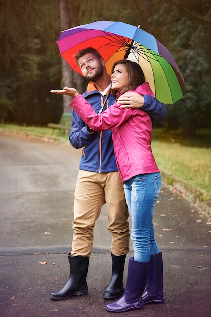 Free photo i think we don't need an umbrella