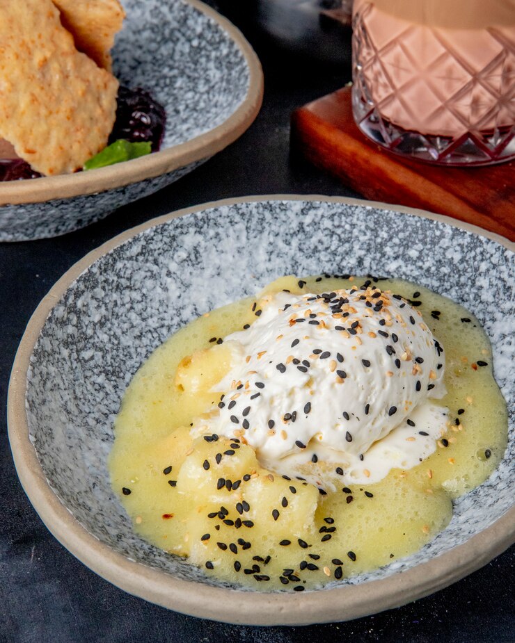 Free Photo ice- cream dessert side view