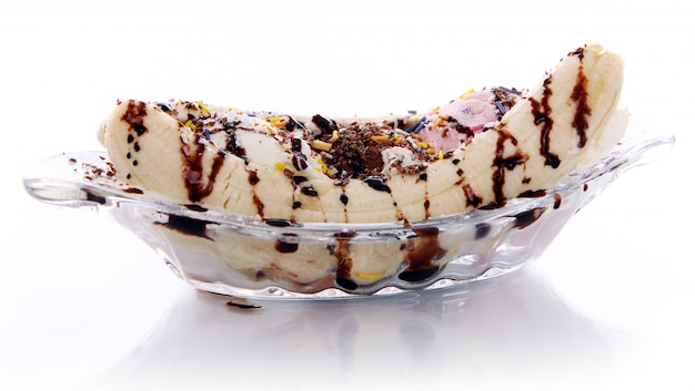 Free photo ice cream dessert with banana