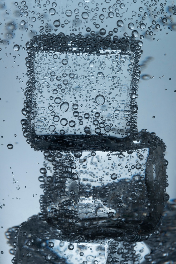 Free Photo ice cubes arrangement still life