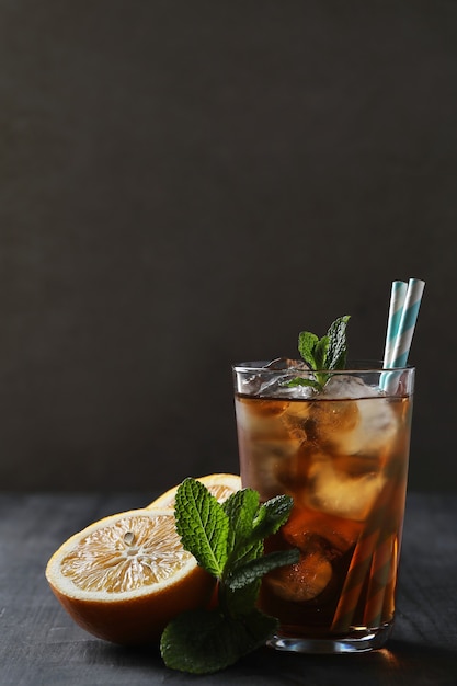 Free photo ice tea with mint