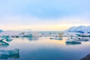 Icebergs in glacier lagoon, iceland .