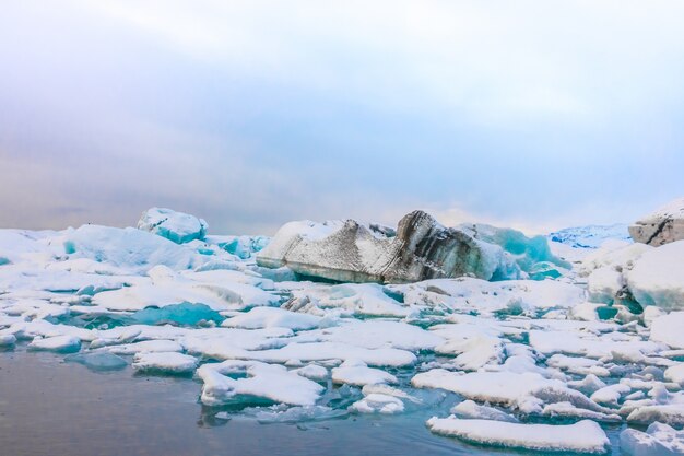 氷河ラグーン、アイスランドの氷山。