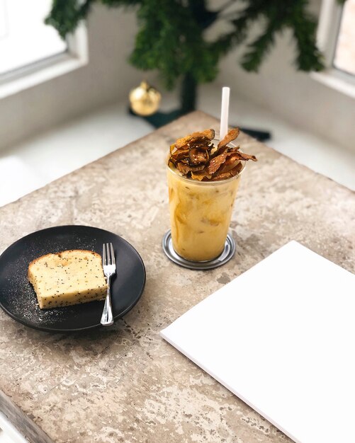 Iced coffee and cake