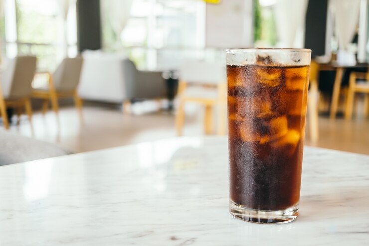 Free Photo iced cola glass