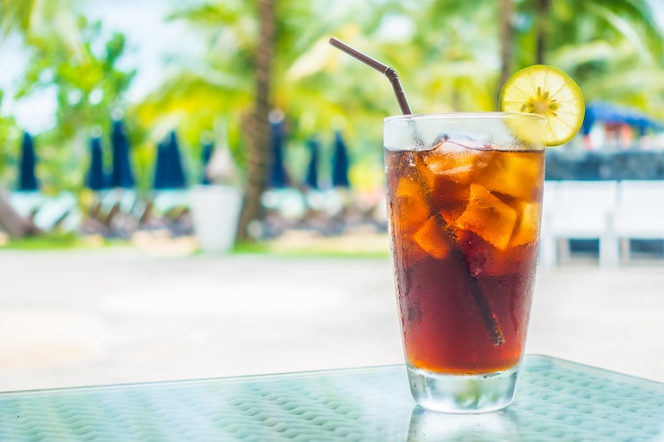 Free Photo iced cola glass