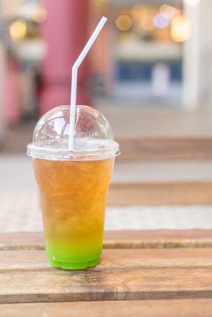 Free photo iced kiwi tea