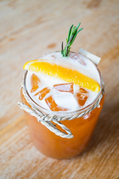 Iced lemon tea