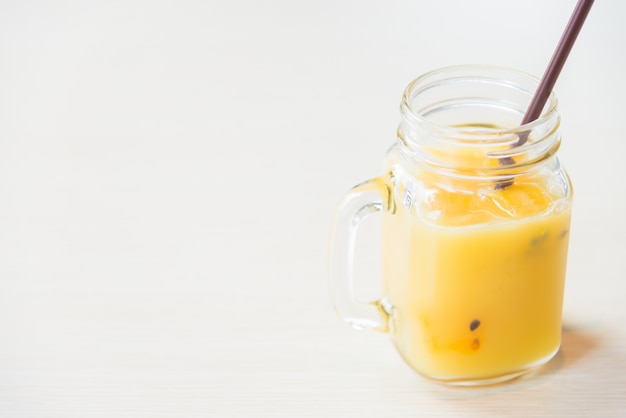 Free photo iced passion fruit glass