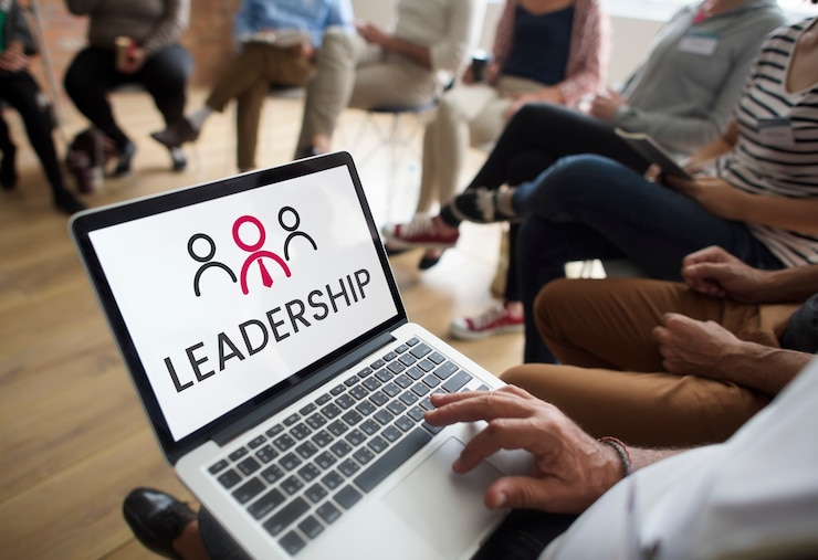 Free Photo illustration of leadership business organization on laptop
