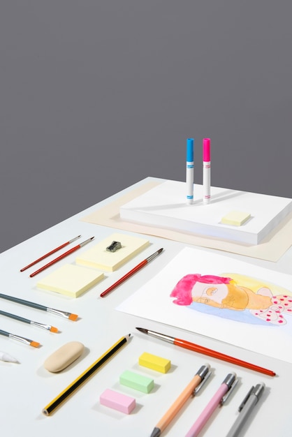 Free photo illustrator tools arrangement still life