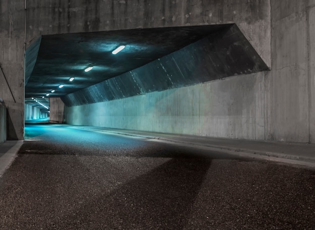 Free photo iluminated tunnel
