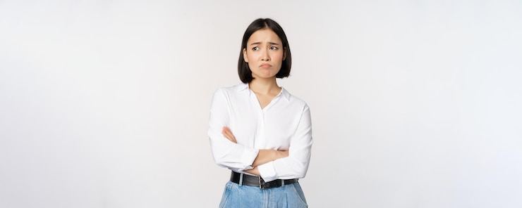 無料Photo 悲しそうなオフィスの女の子のアジアの女性の画像