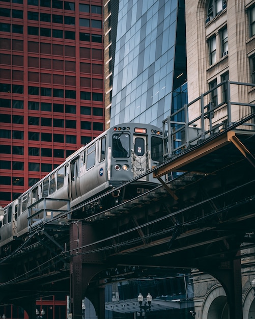 無料写真 シカゴの高架地下鉄の工業用ビュー