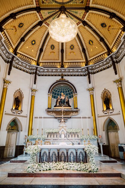 태국에서 아름 다운 천장 교회 내부